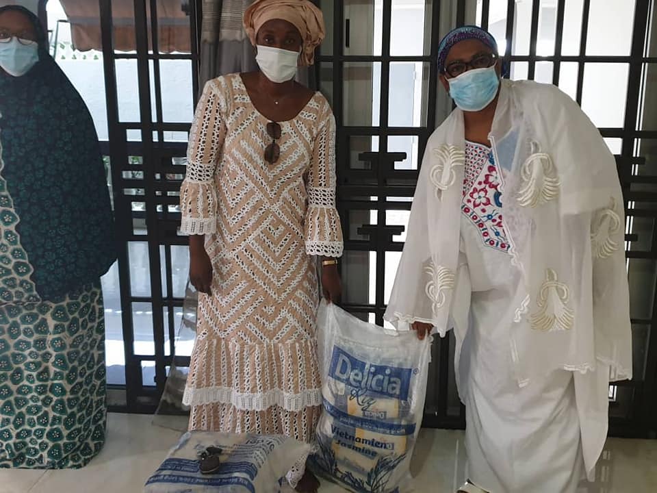 Lire la suite à propos de l’article La Nuit du Destin, un moment de partage : l’ONG Berko apporte son soutien à Rahouda et à Bingerville